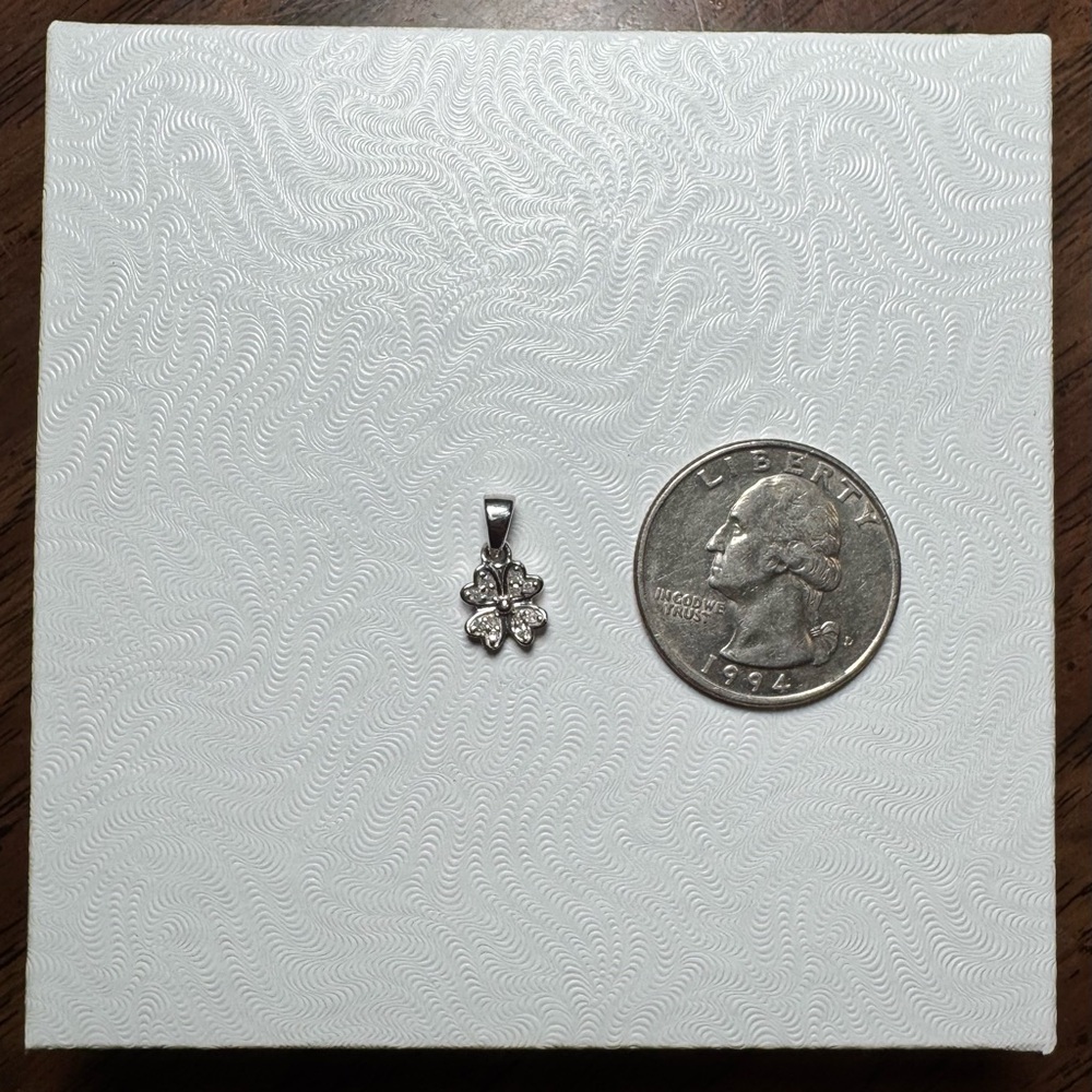 Silver clover Pendant